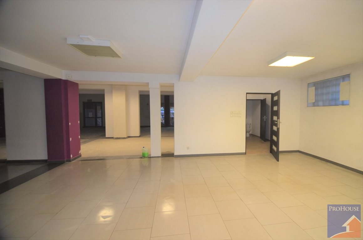 Lokal użytkowy 220 m2 w centrum Limanowej, dwa wejścia Limanowa  220m2 Foto 1
