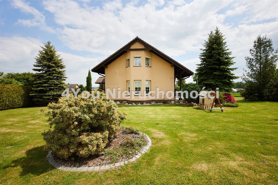 Przestronny dom 230 m² z dużą działką i garażami Pisarzowice  230m2 Foto 1