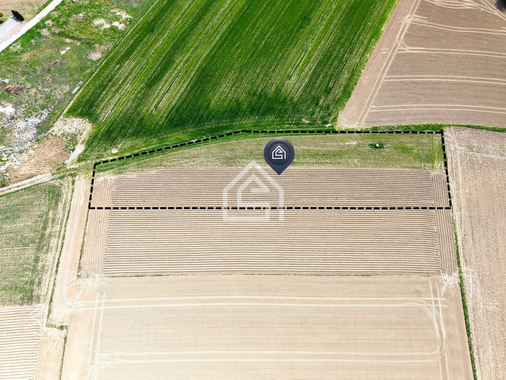Działka rolna 30 ar z dostępem do drogi w Książnicach Książnice  3 000m2 Foto 1