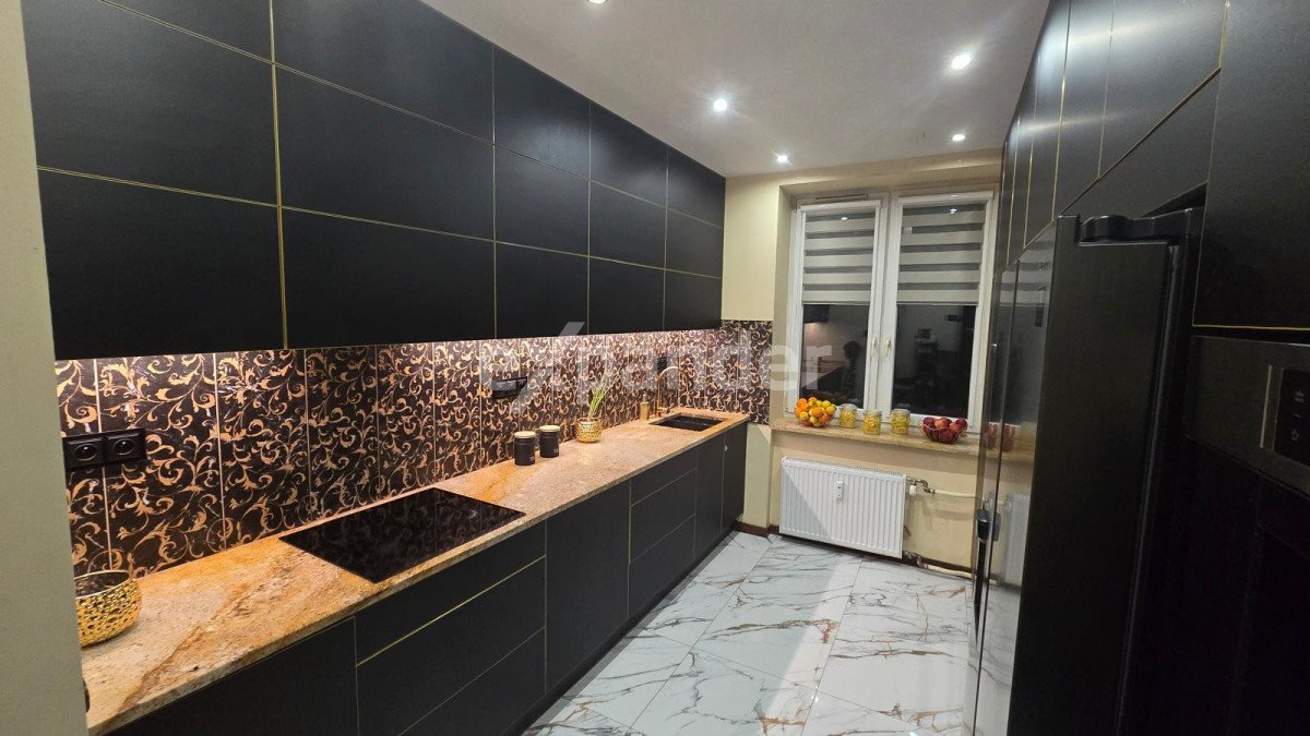 Mieszkanie trzypokojowe na sprzedaż Częstochowa, Aleja Tadeusza Kościuszki  79m2 Foto 1