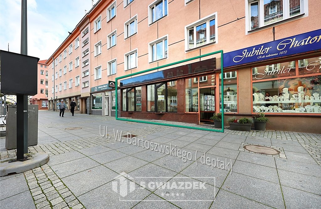 Lokal użytkowy na wynajem Szczecinek, Władysława Bartoszewskiego  64m2 Foto 2