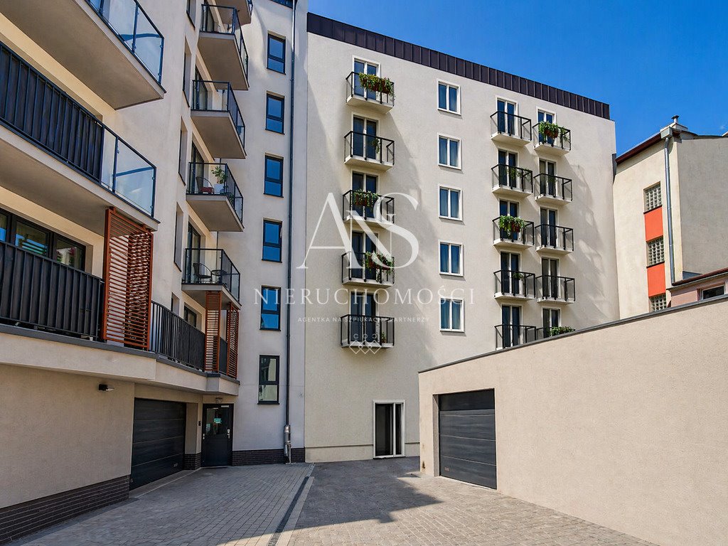Garaż 16 m² w Świnoujściu - blisko morza i Parku Zdrojowego Świnoujście  16m2 Foto 1