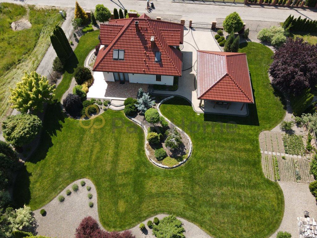 Przestronny dom z dużą działką i garażem w Wschowie Wschowa  177m2 Foto 1