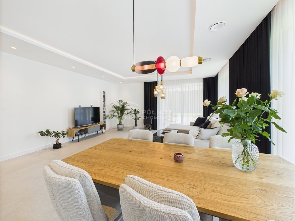 Dom na sprzedaż Luborzyca  280m2 Foto 1