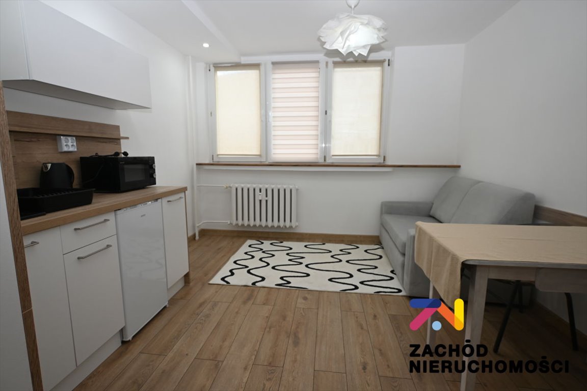 Wynajmę kawalerkę 18 m² z pięknym widokiem na 8. piętrze Zielona Góra  18m2 Foto 1