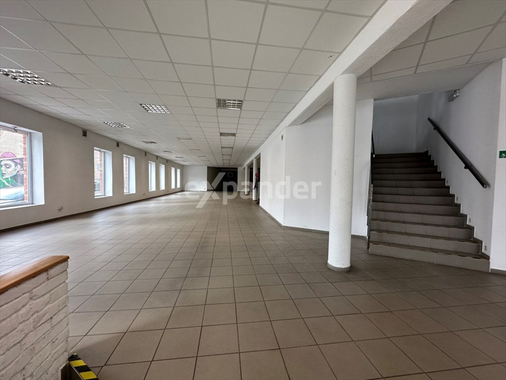 Lokal użytkowy na wynajem Częstochowa  1 300m2 Foto 1