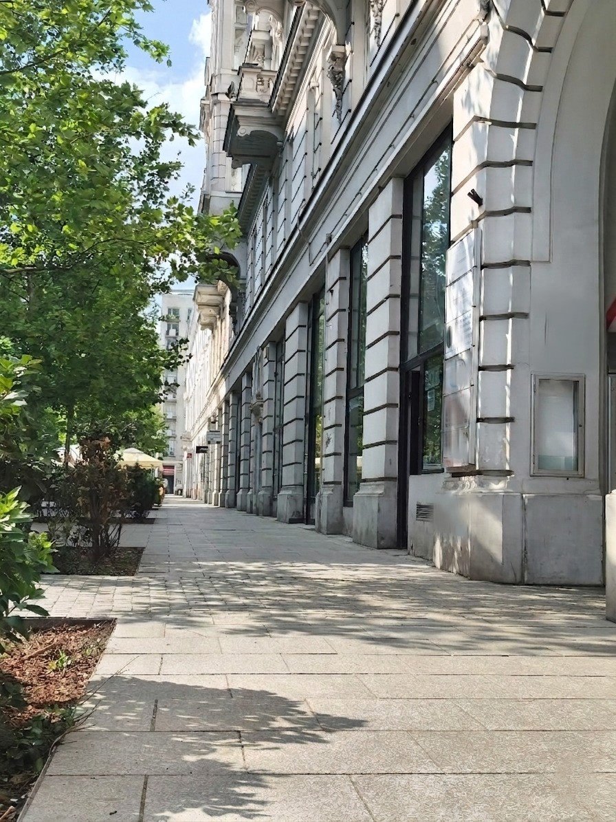 Lokal użytkowy z kultową marką i dochodowym biznesem zapraszam Warszawa, Bracka  19m2 Foto 1