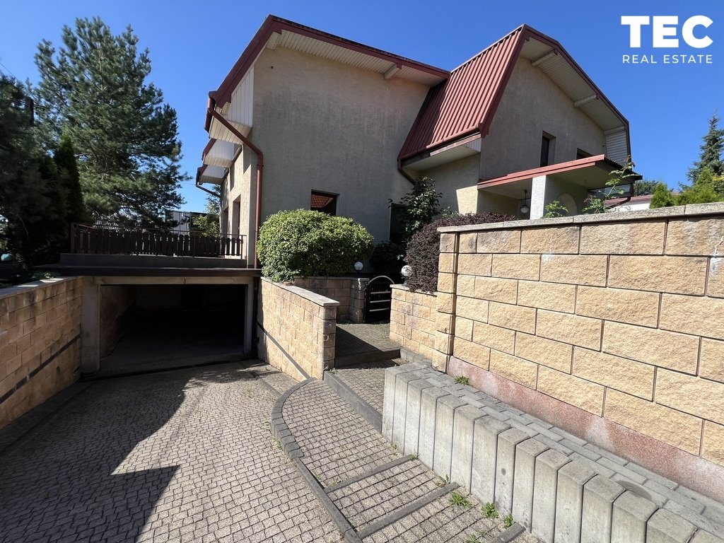 Na sprzedaż przestronny dom 277 m² z garażem na 3 auta Tarnów, Karola Adwentowicza  277m2 Foto 1