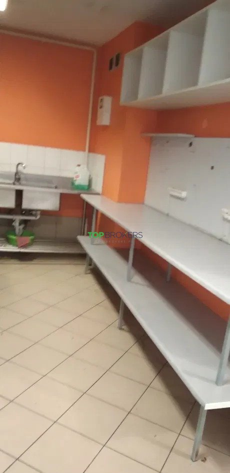 Dwupoziomowy lokal 133 m2 z klimatyzacją, witrynami i parkingiem Warszawa, Włochy Okęcie  133m2 Foto 1