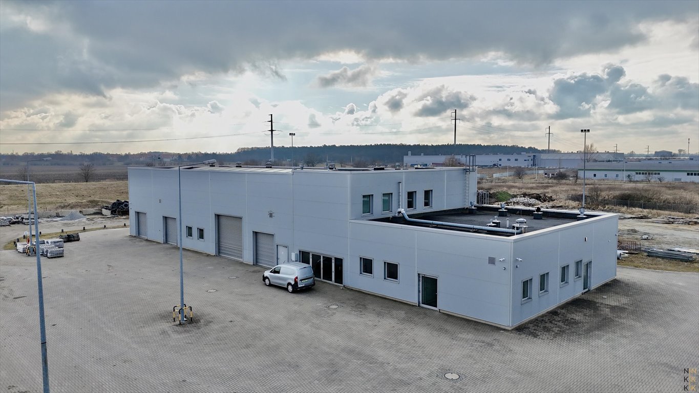 Hala magazynowo-produkcyjna 760m² z biurami, suwnicą Siechnice  760m2 Foto 1