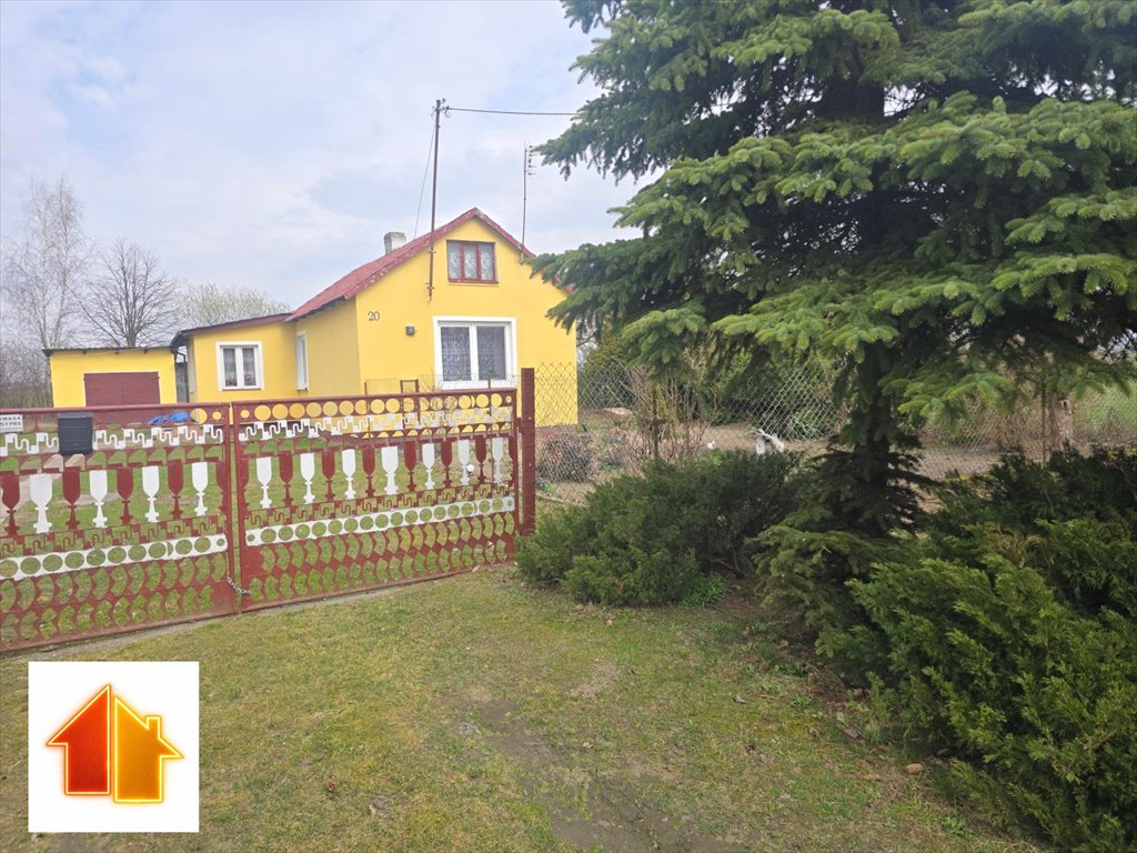 Urokliwy dom 60 m2 z garażem i dużą działką Nakwasin, 20  60m2 Foto 1
