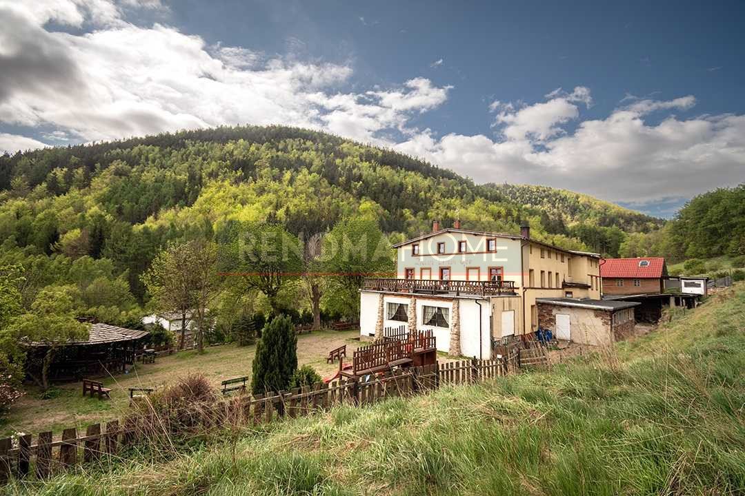Urokliwy pensjonat w Jedlinie-Zdroju, 50 miejsc, restauracje Jedlina-Zdrój  800m2 Foto 1