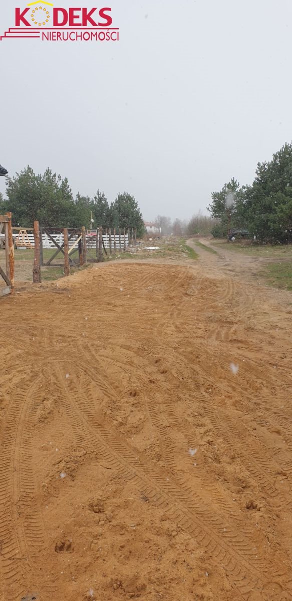 Sprzedam ustawną działkę 1021 m² z prądem w Skierdach Skierdy  1 021m2 Foto 1