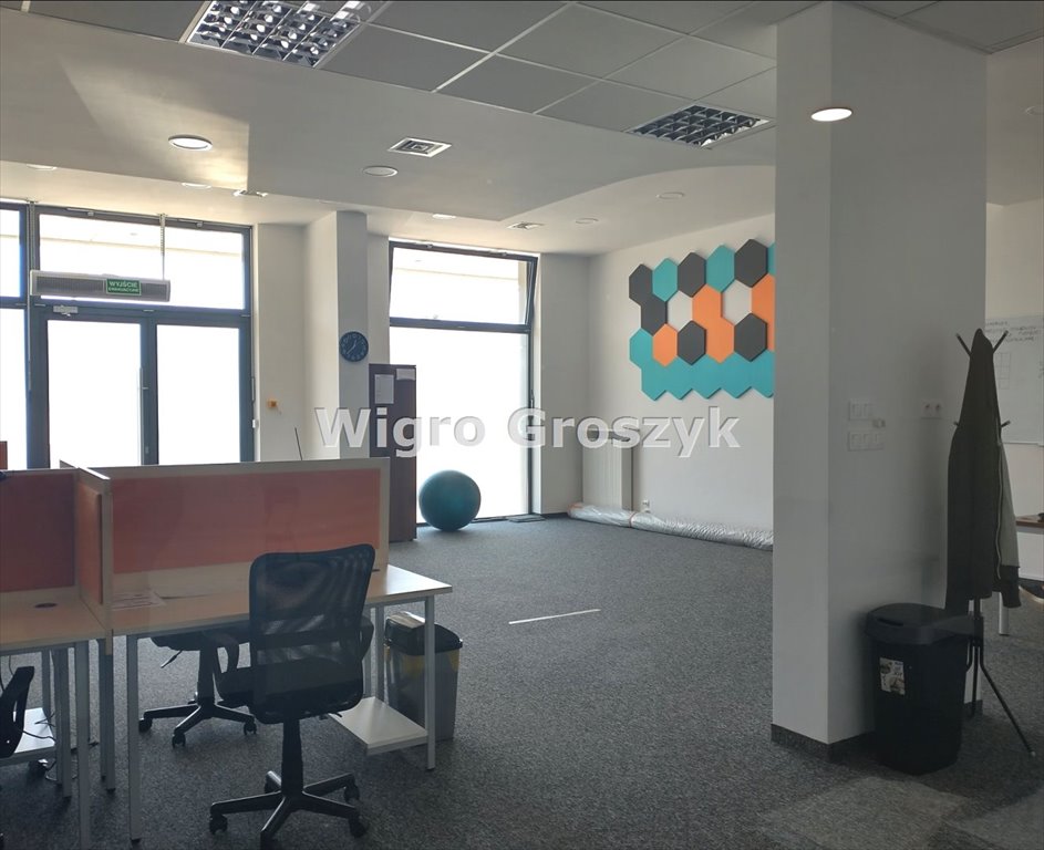 Lokal usługowy z dużymi witrynami i możliwością podziału - zapraszam Warszawa, Białołęka, Kępa Tarchomińska  170m2 Foto 1