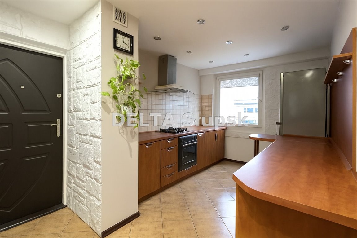 Mieszkanie trzypokojowe na sprzedaż Słupsk, Bora-Komorowskiego  73m2 Foto 1