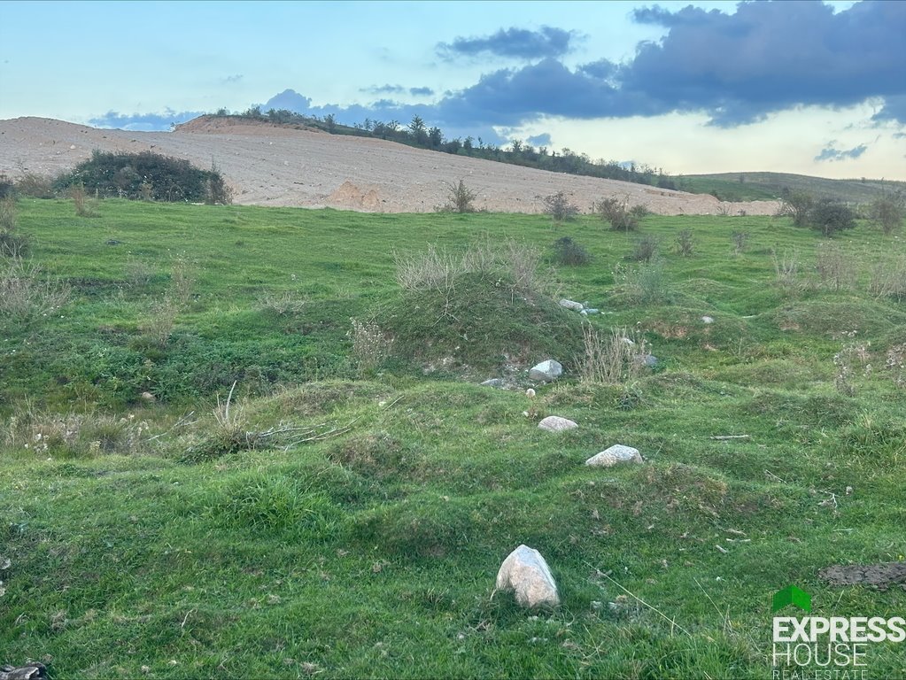 Działka budowlana na sprzedaż Straduny  1 050m2 Foto 1