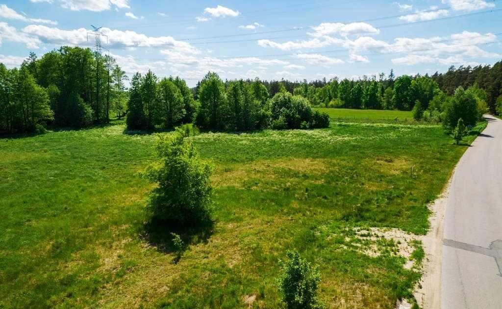 Działka w Płozy – 1083 m², media, las i spokój Płozy  1 082m2 Foto 1