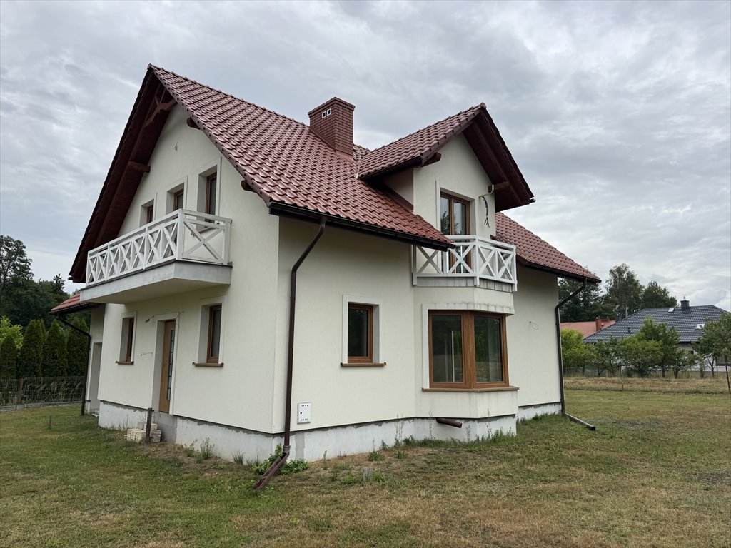 Przestronny dom z kominkiem i tarasem w Brzózie Królewskiej Brzóza Królewska  168m2 Foto 1