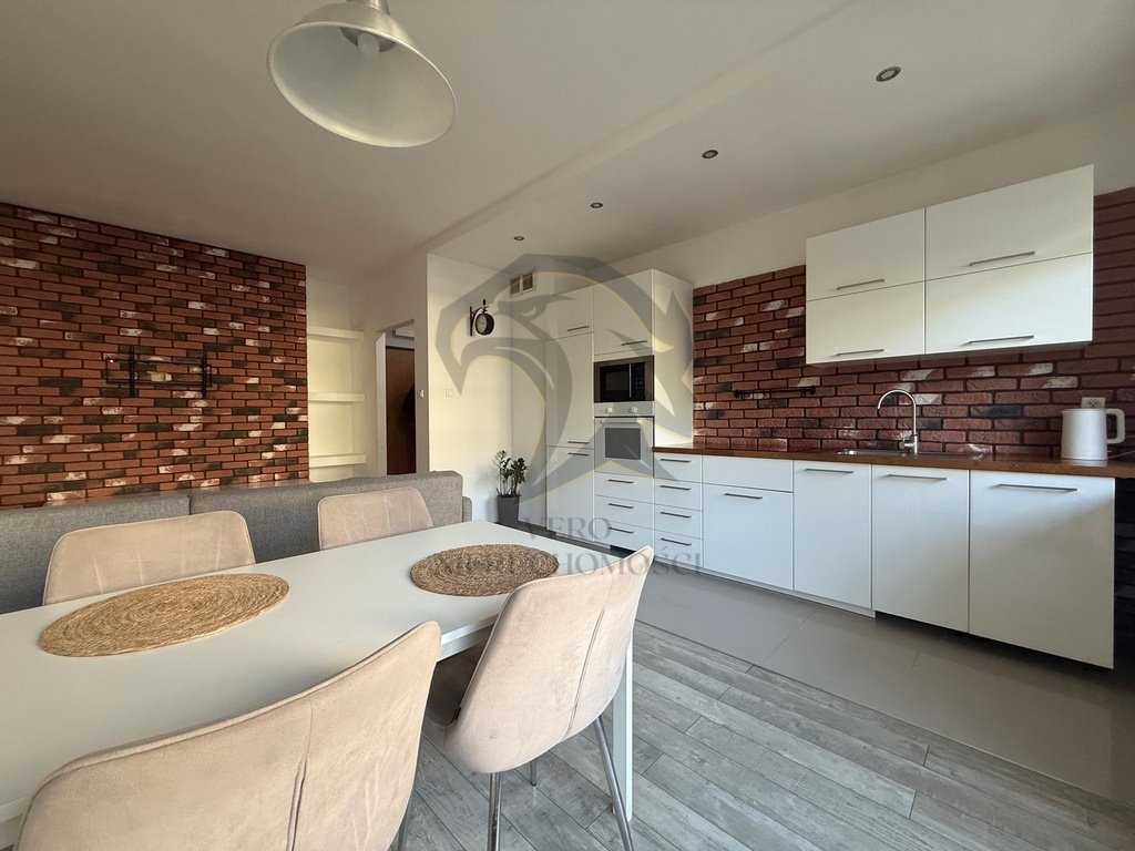 Ceglany Diamencik w Łodzi, 2 pokoje, pełne umeblowanie Łódź, Bałuty  41m2 Foto 1