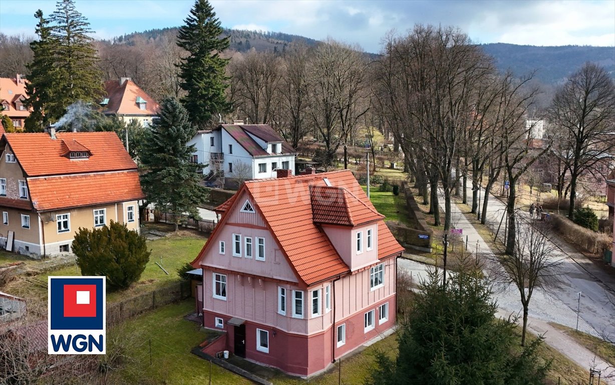Urokliwy dom w uzdrowisku Lądek-Zdrój, 217 m2, 7 pokoi Lądek-Zdrój, Zdrój, Zwycięstwa  217m2 Foto 1