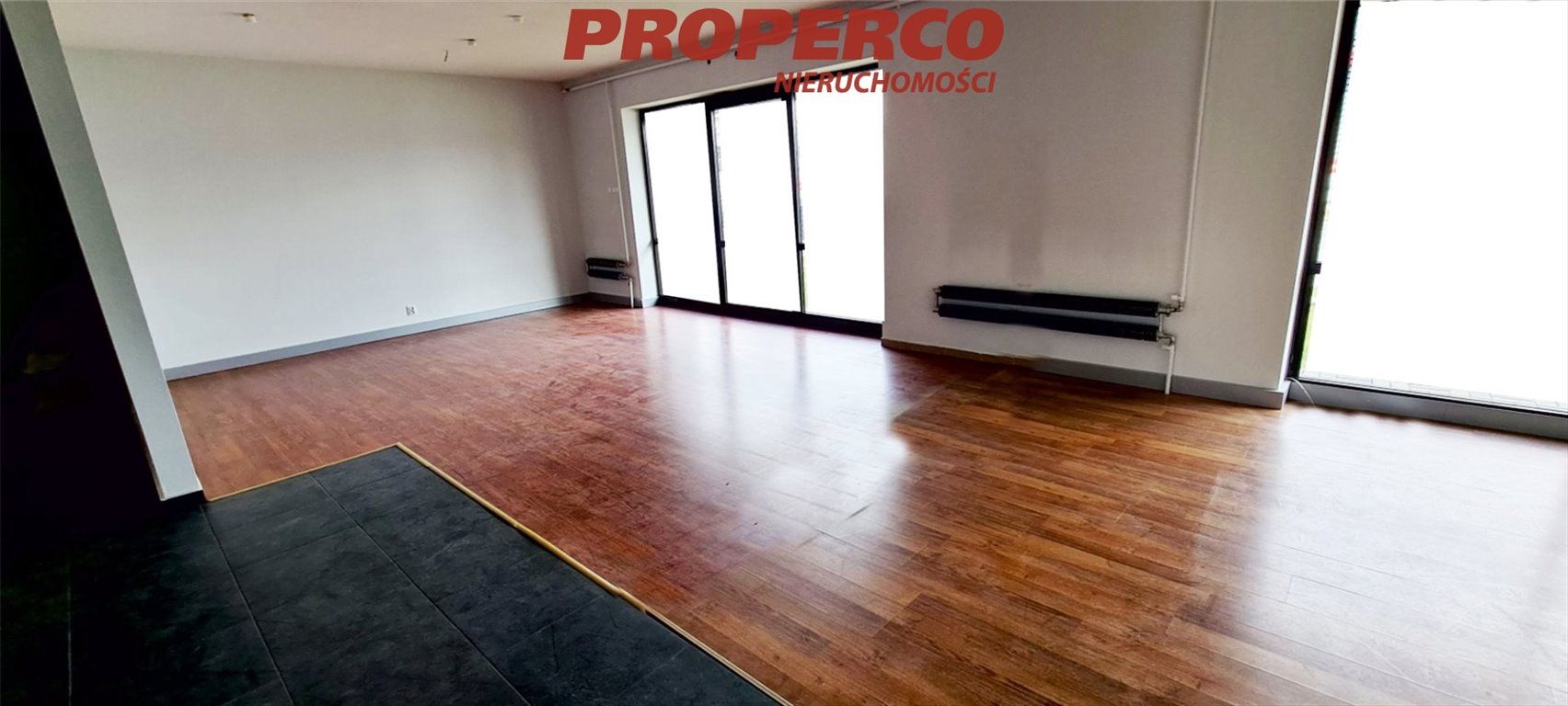 Wynajem lokalu 340 m² z dużymi witrynami i parkingiem Kielce  340m2 Foto 1