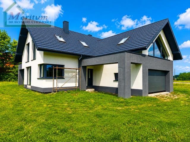 Polecam nowoczesny dom 222 m² z dużym garażem i przestronnym wnętrzem Krosno, Krosno  222m2 Foto 1