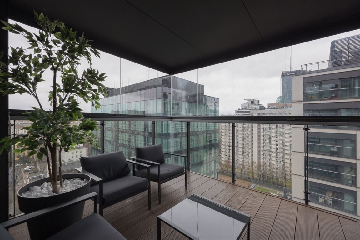 Stylowy 3-sypialniowy apartament z tarasem i panoramicznymi widokami Warszawa, Śródmieście, Grzybowska  112m2 Foto 1