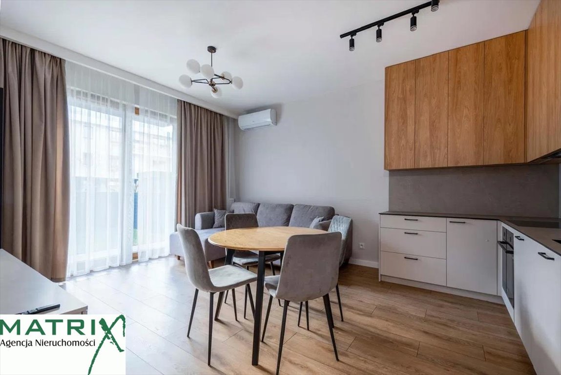 Wynajem 3-pok. z ogródkiem, tarasem, garażem, klimatyzacją Warszawa, Wilanów, Wilanów, Oś Królewska  60m2 Foto 1