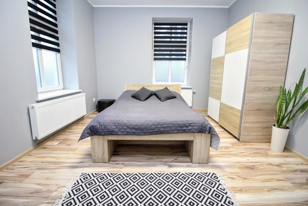 Sprzedam prosperujący hotel z 12 apartamentami i pełnym wyposażeniem Rzeszów  300m2 Foto 1