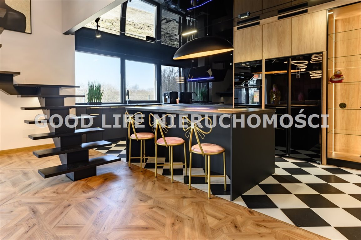 Nowoczesny dom 260 m2 z garażem i tarasem w Krasnem Krasne  260m2 Foto 1