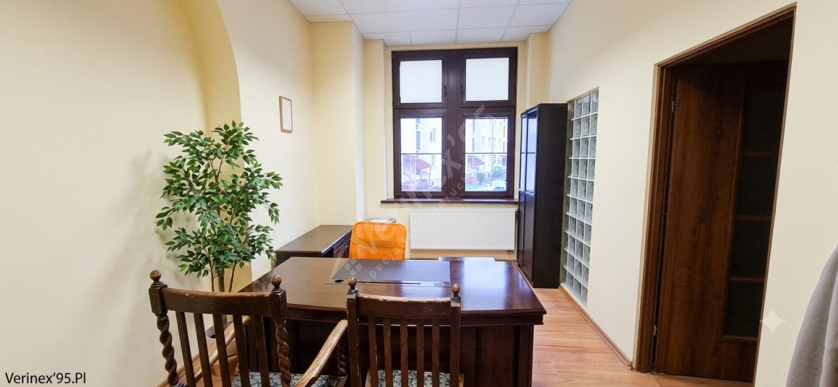 Na sprzedaż przestronny lokal biurowo-usługowy 102,3 m² w Lubinie Lubin  102m2 Foto 1