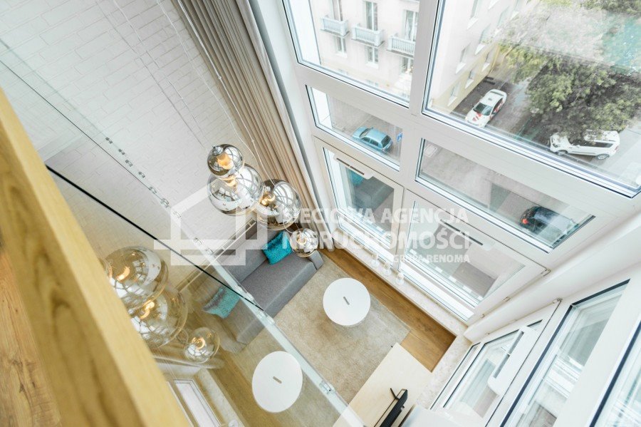 Polecam dwupoziomowy loft 56m² z balkonem, miejscem parkingowym i patio Gdynia, Śródmieście, Stefana Batorego  56m2 Foto 1