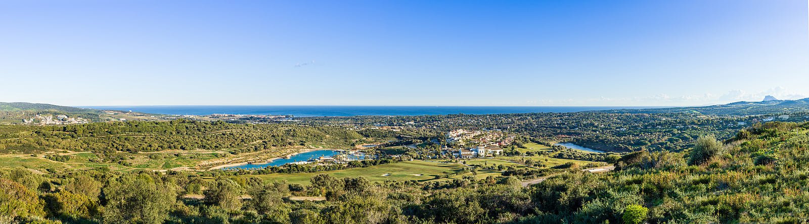 Zapraszam do zakupu działek z widokiem na morze i pole golfowe Hiszpania, Sotogrande, Sotogrande, San Roque, Cádiz  Foto 1