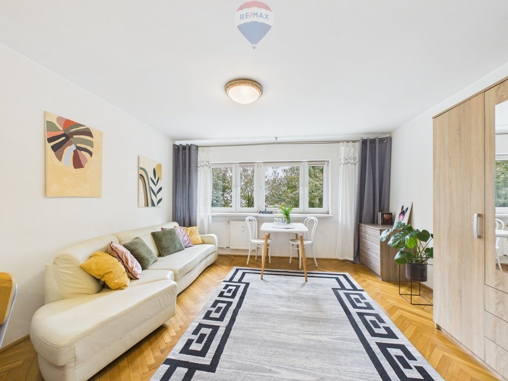 Ciche studio na Woli z pełnym wyposażeniem i zielonym patio Warszawa, Wola, Chmielna  28m2 Foto 1