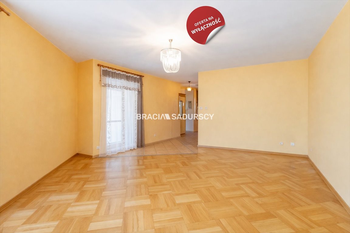 Oryginalne 73m2 z dużymi oknami i widokiem na zieleń Kraków, Dębniki, Osiedle Podwawelskie, Twardowskiego  73m2 Foto 1