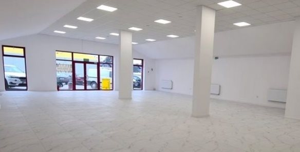 Wynajem lokalu 230 m2 z parkingiem i monitoringiem Kobylanka  230m2 Foto 1