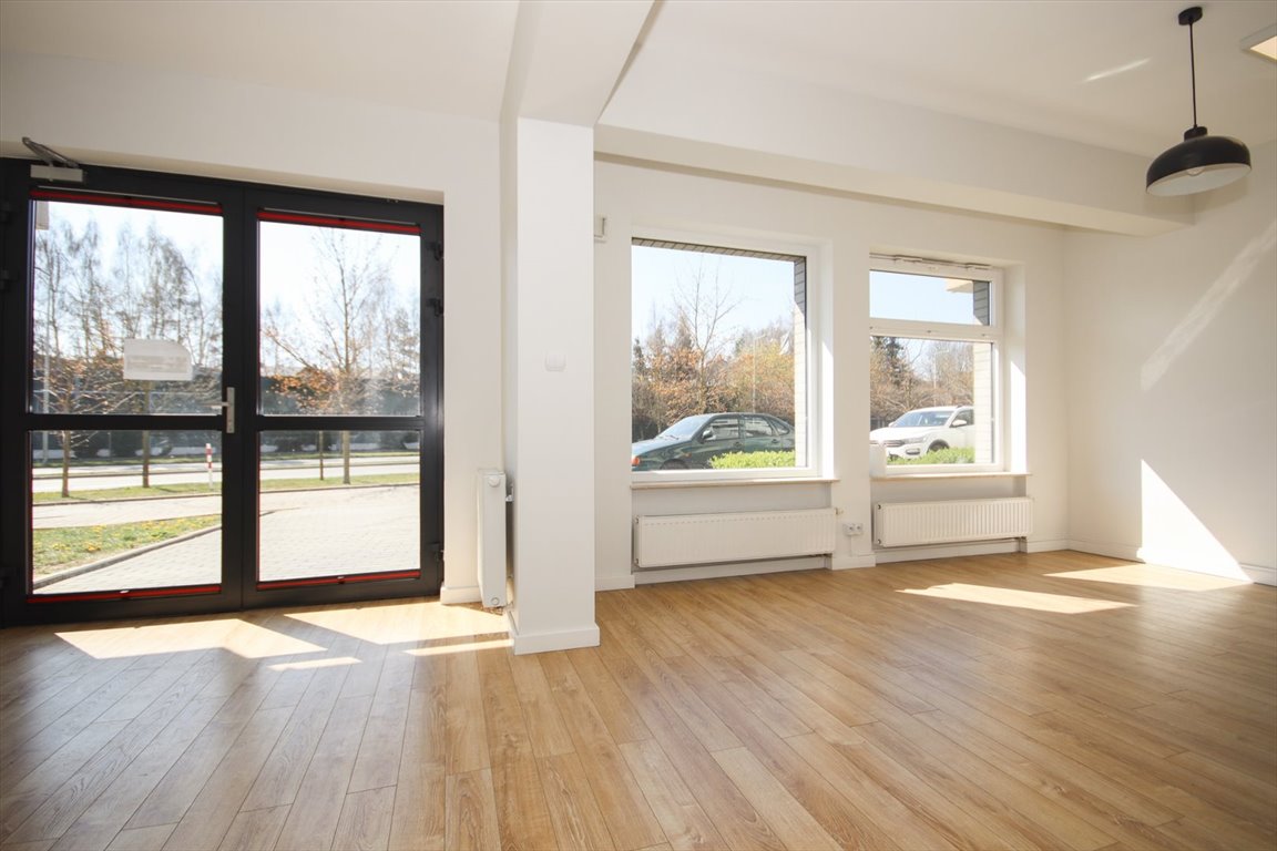 Lokal usługowy 41,56 m² z witrynami i parkingiem - Słupsk Słupsk, Braille'a  42m2 Foto 1