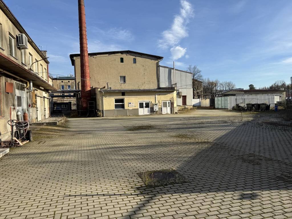 Na sprzedaż magazyn 7 502 m² z wyposażeniem w Prudniku Prudnik, Prężyńska  7 502m2 Foto 1