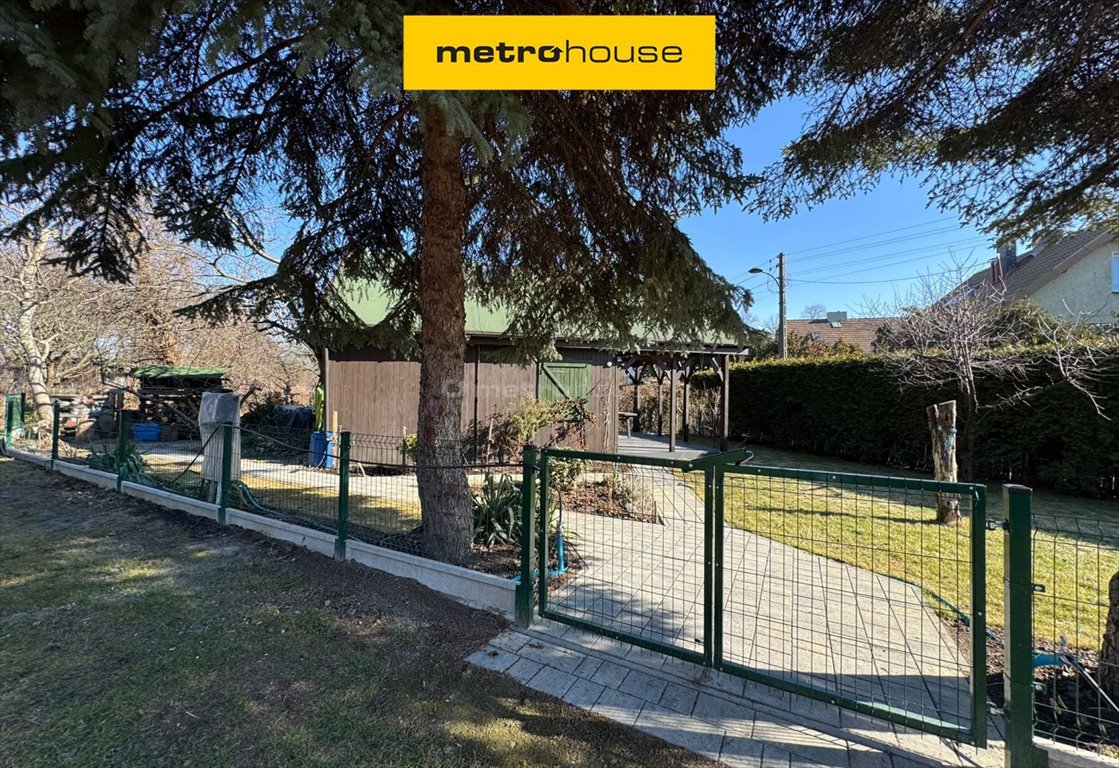 Urokliwa działka z domem 35 m² i tarasem w Włochach Warszawa, Włochy  250m2 Foto 1