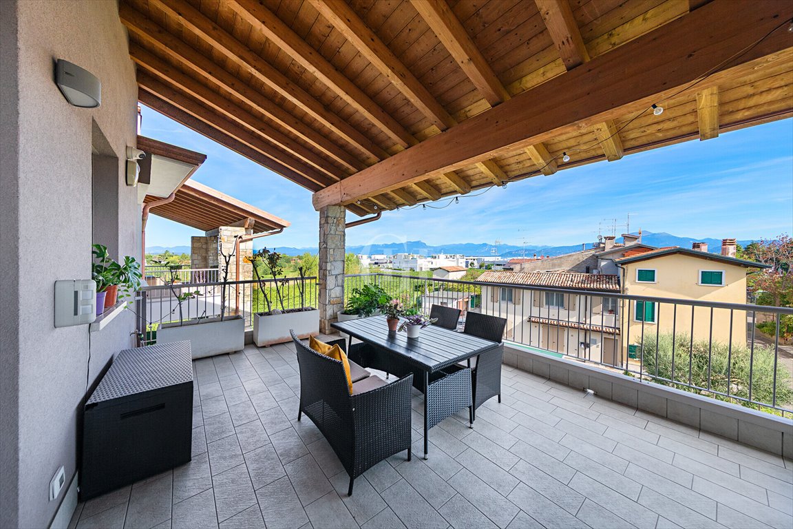 Mieszkanie dwupokojowe na sprzedaż Włochy, Peschiera del Garda  85m2 Foto 1