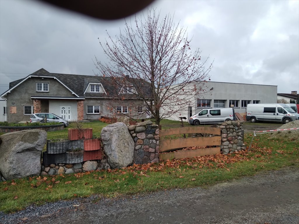 Dom po remoncie z dużą działką i ogrodem w Wilkowicach Wilkowice, MAGAZYNOWA 15  190m2 Foto 1