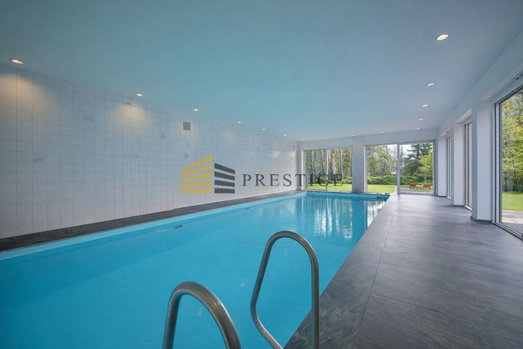 Ekskluzywny dom z basenem i dużą działką w Konstancinie Konstancin-Jeziorna  1 000m2 Foto 1