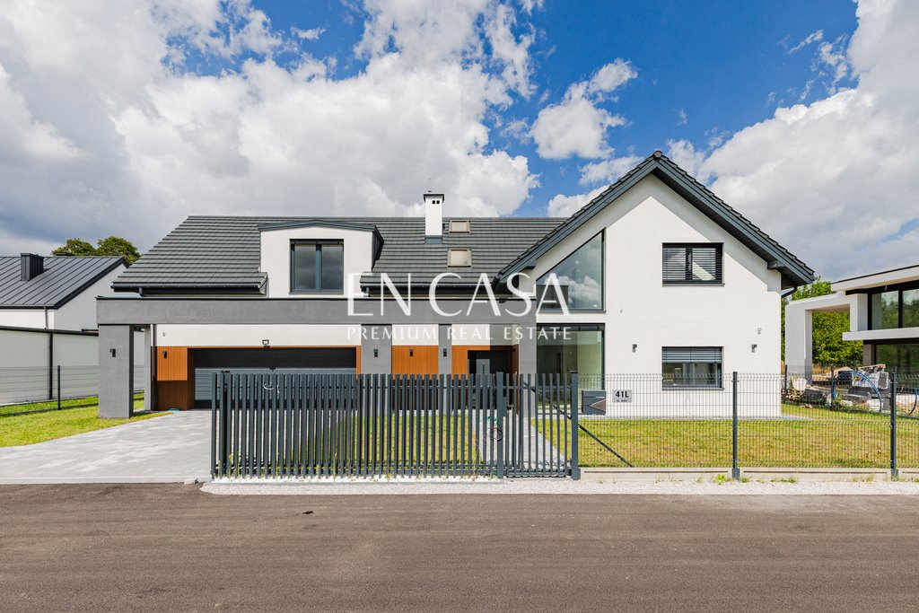 Nowoczesny dom 320 m2 w Wilanowie z dużymi przeszkleniami Warszawa, Wilanów, Rosy  320m2 Foto 1