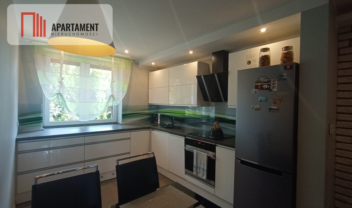 Dwurodzinny dom 240m2 z osobnymi wejściami, ogród i garaż Nowa Wieś Wielka  240m2 Foto 1