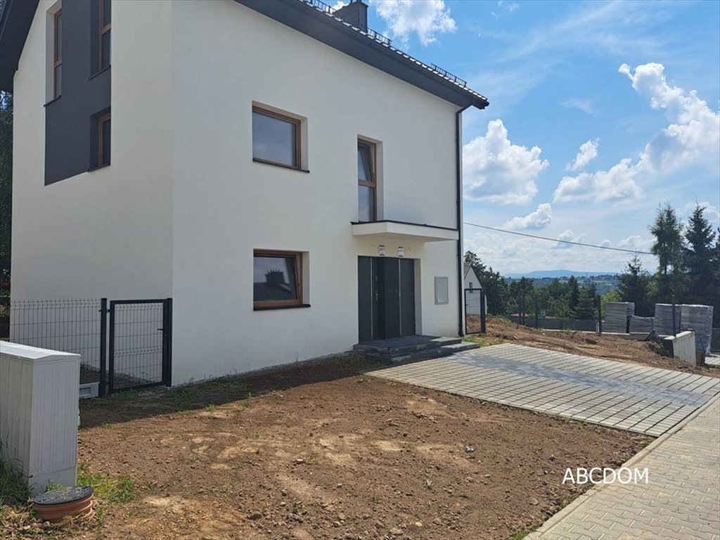 Do sprzedania przestronne 3-pokojowe mieszkanie z ogródkiem 120 m² w Wieliczce Wieliczka, Grabówki, Grabówki  51m2 Foto 1