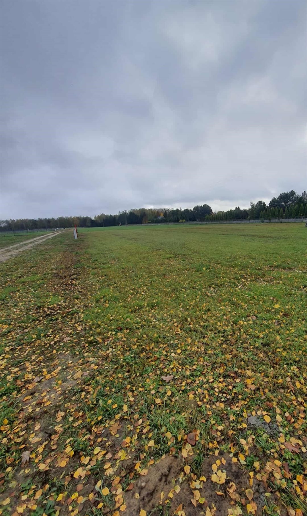 Działka budowlana 1031 m² w Zosin z mediami i warunkami zabudowy Zosin  1 031m2 Foto 1
