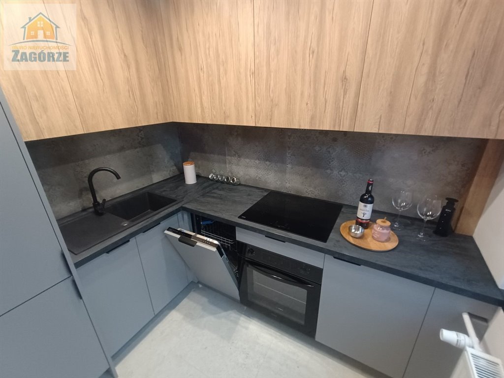 Do sprzedania przestronne 2-pokojowe mieszkanie z balkonem w Sosnowcu Sosnowiec, Pogoń, Czerwonego Krzyża  43m2 Foto 1