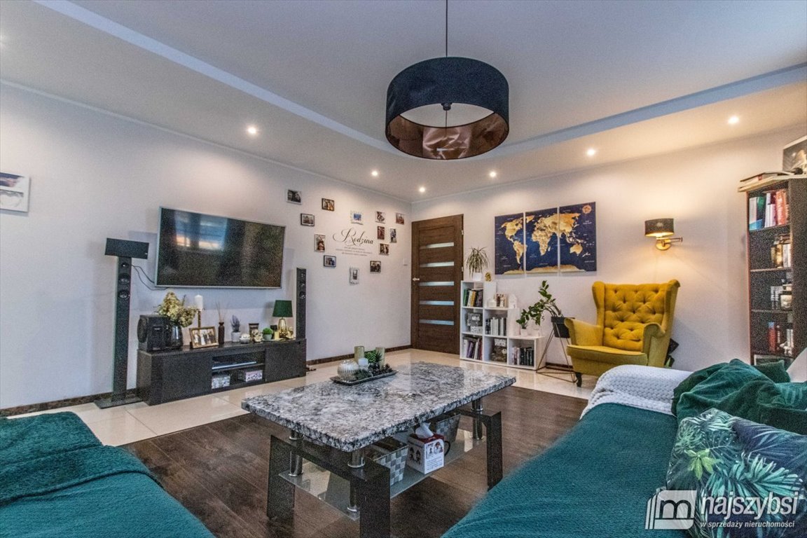 Dom z fotowoltaiką i dużą działką, garażem i wiata Żółwia Błoć, Centrum  171m2 Foto 1