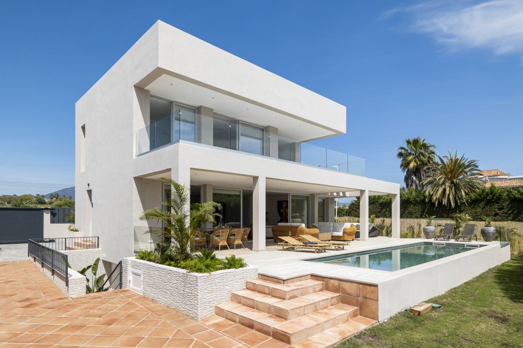 Dom na sprzedaż Hiszpania, San Pedro de Alcántara, Marbella, San Pedro Playa 450m2 Foto 1 Dom na sprzedaż Hiszpania, San Pedro de Alcántara, Marbella, San Pedro Playa 450m2 Foto 1