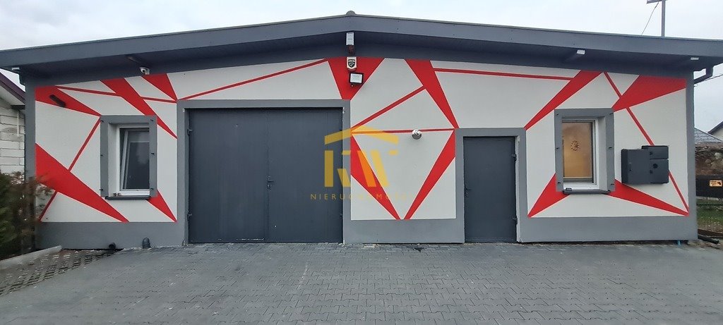 Magazyn 325 m2 z biurami, parkingiem i monitoringiem Maków  325m2 Foto 1